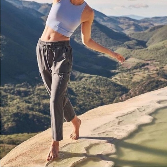 ATHLETA Farallon Cargo Pant Crop Cypress Green Organic Cotton Pull On Sz 6 - Picture 4 of 16